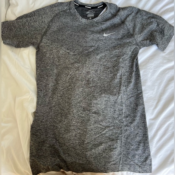 Nike Dri-Fit Heather Gray Athletic T-Shirt / Size S - Picture 1 of 3